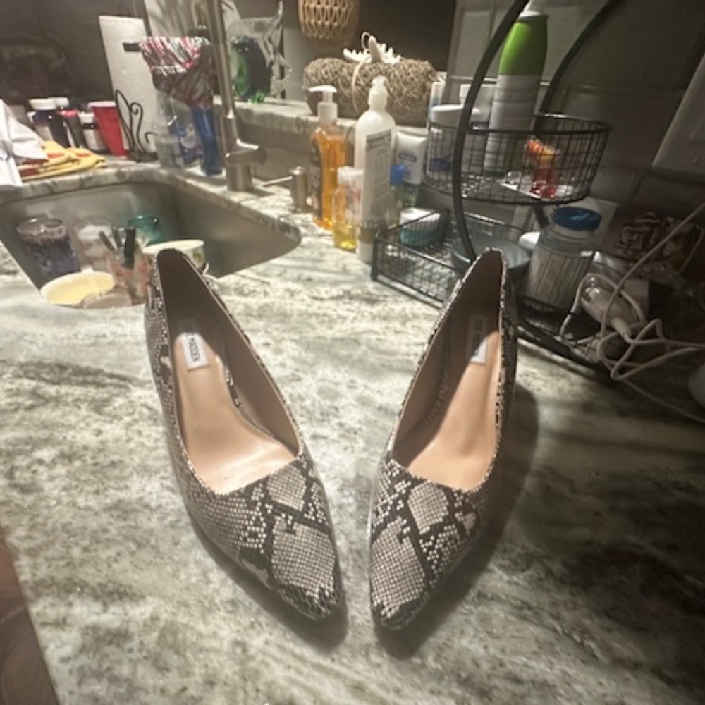 Steve Madden Leopard Print Pump Heels Size 9 Brand New! Never Used!!